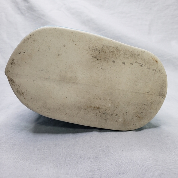 Vintage Blue Planter Girl at Well with Artificial Flowers 5 x 3 x 5 Inches - Picture 10 of 12